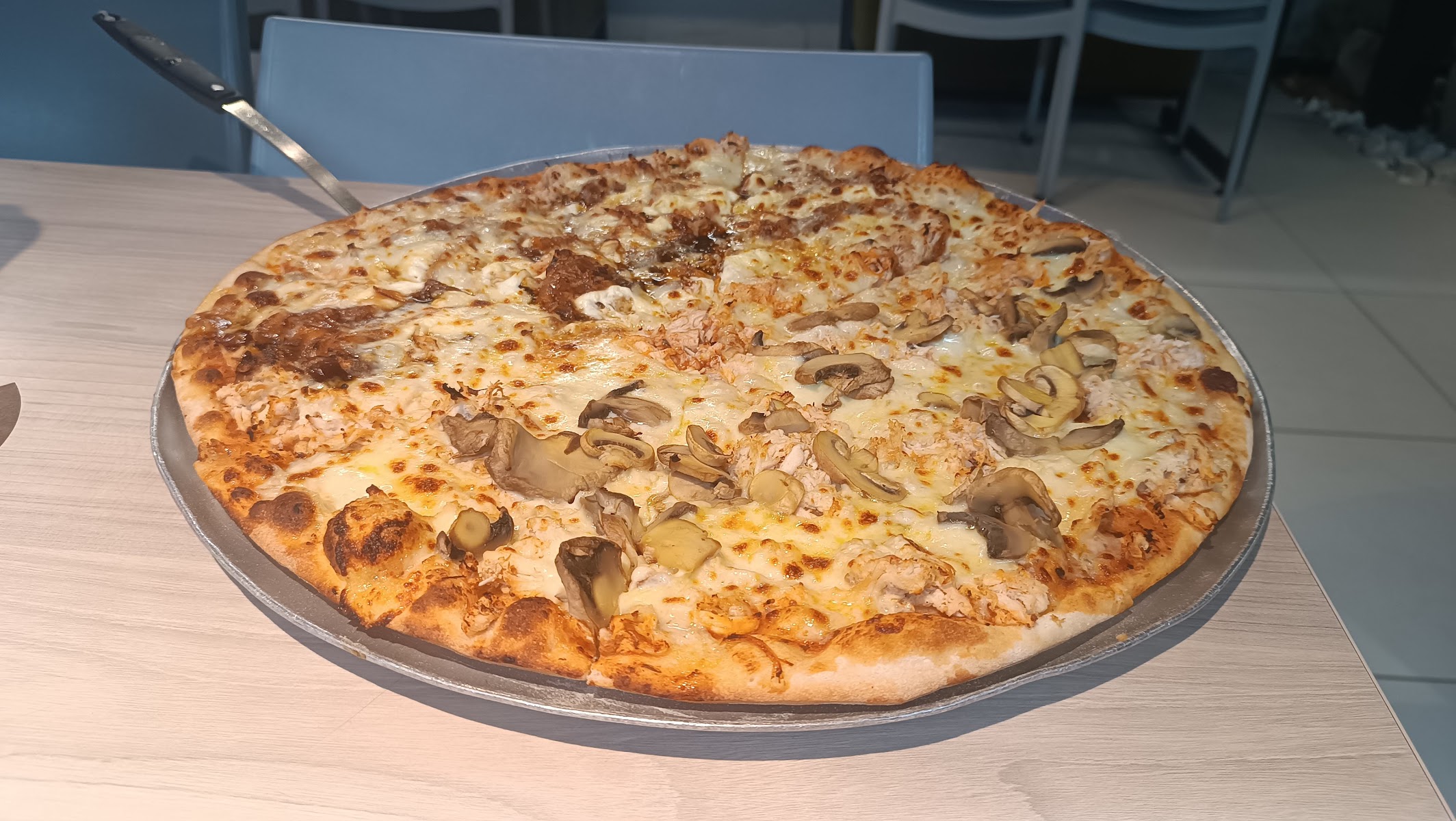 People Pizzas - La 80