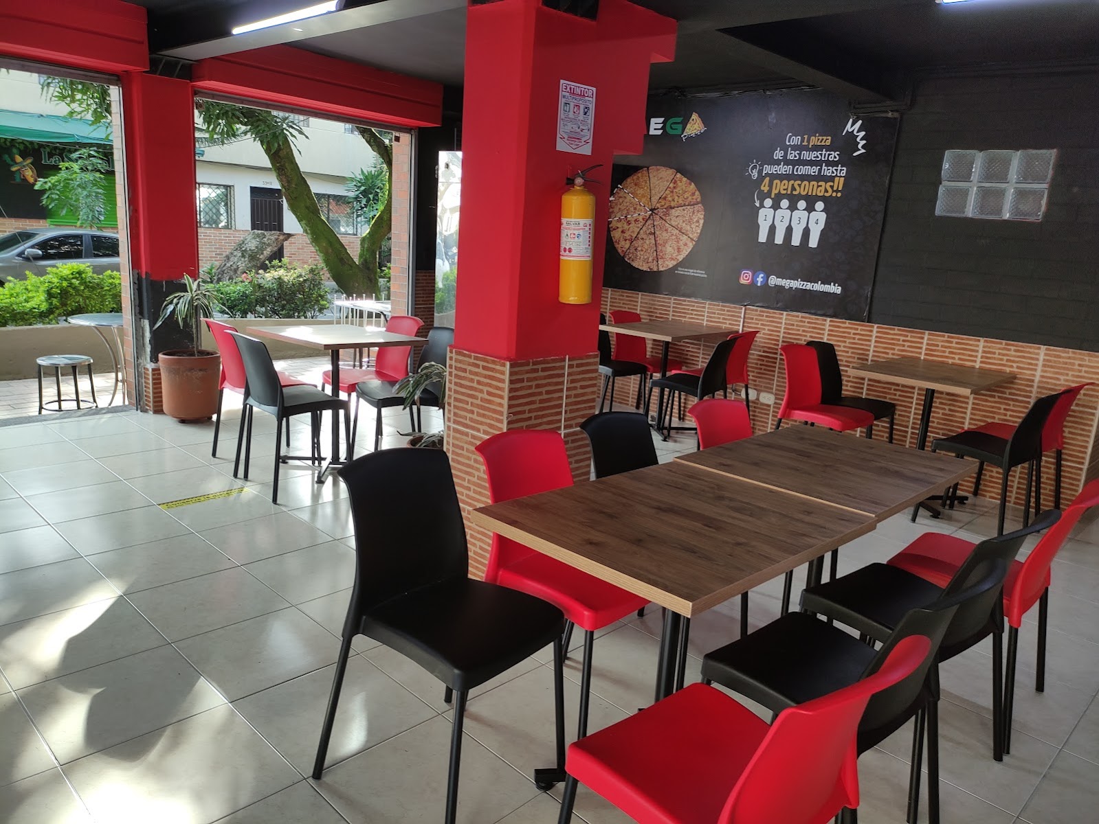 MEGA PIZZA ENVIGADO