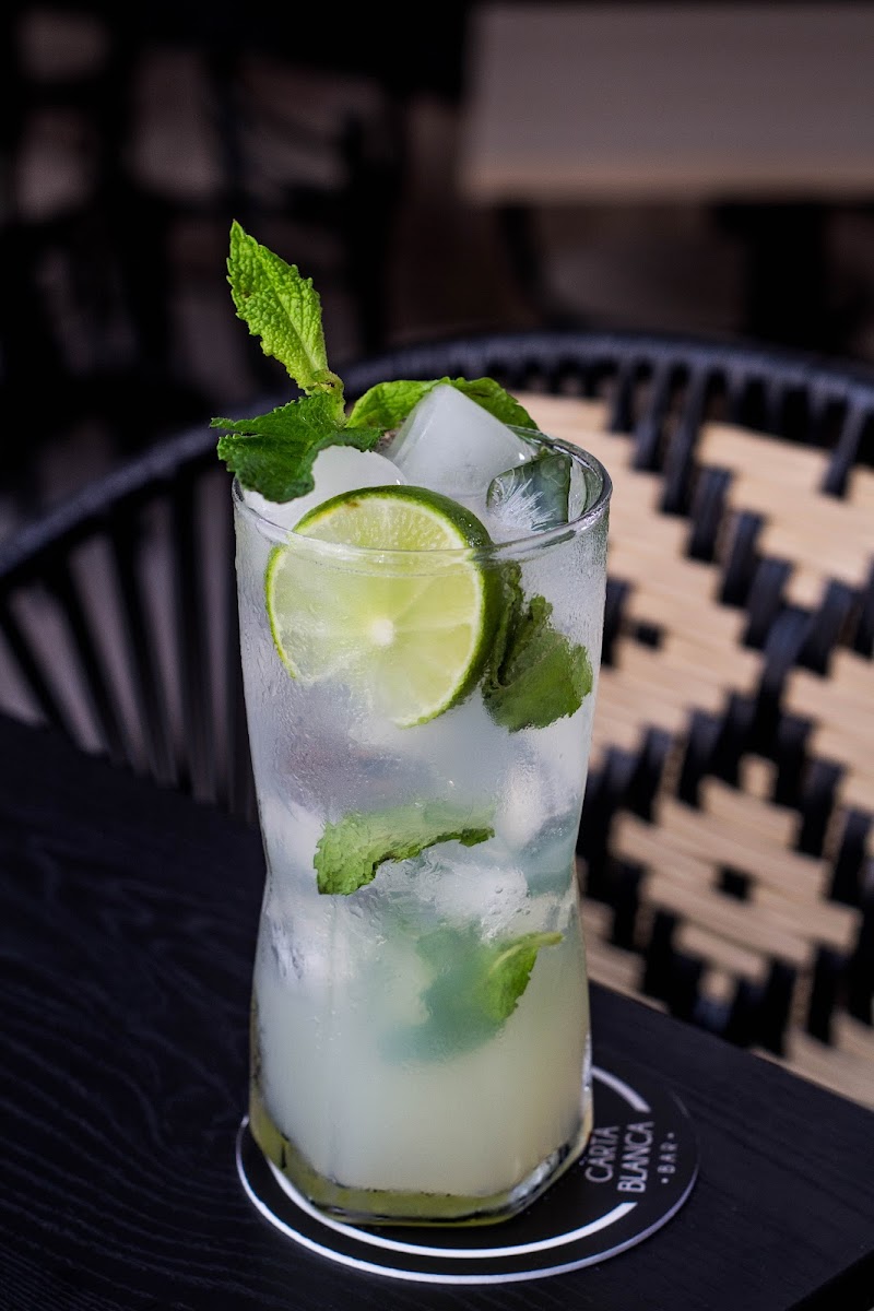 Carta Blanca Bar