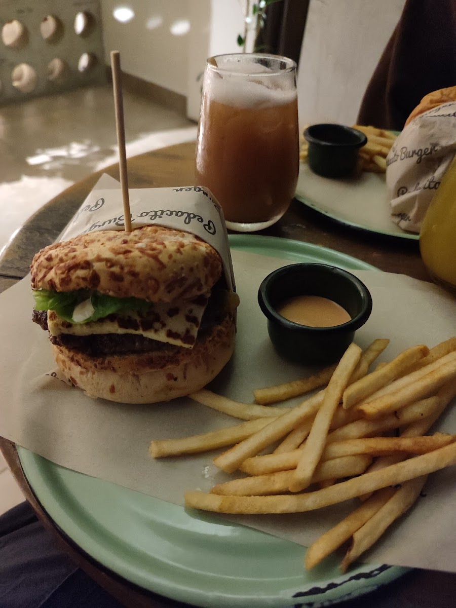 Pedacito Burger Terraza