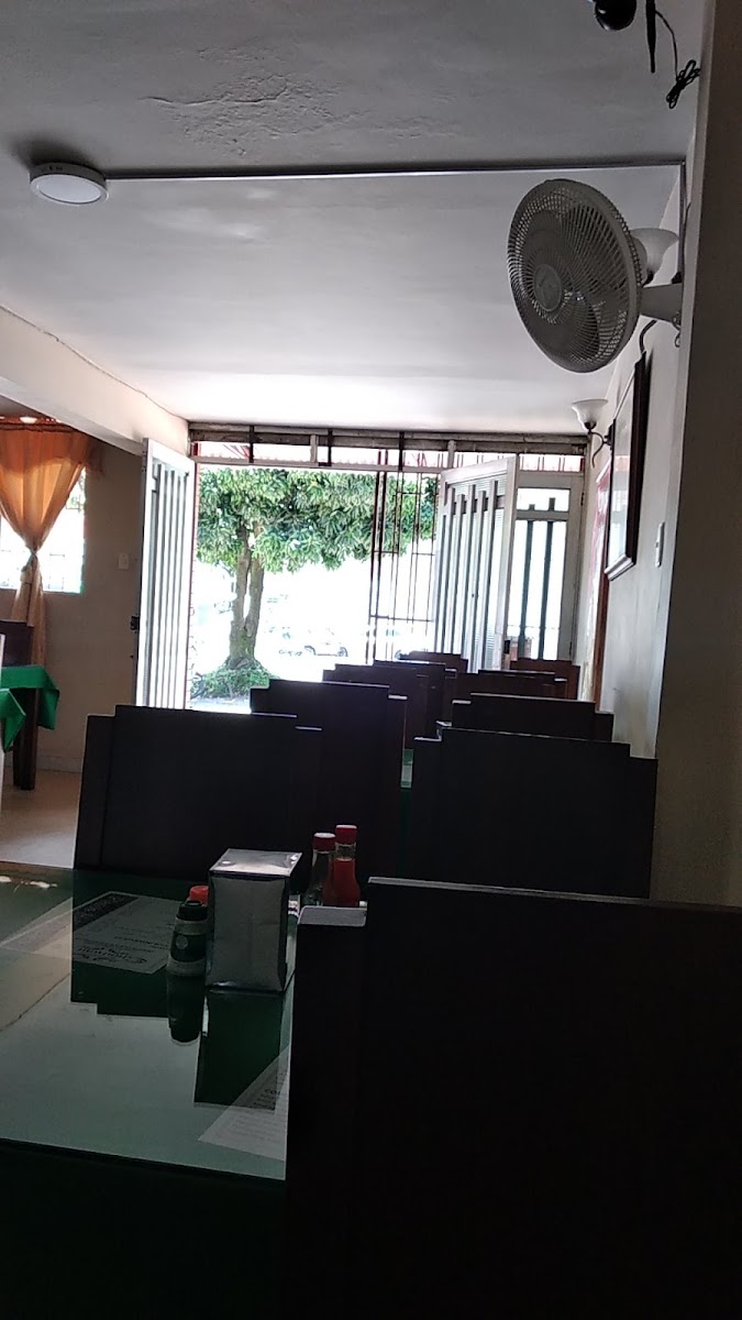 RESTAURANTE HOU WAH