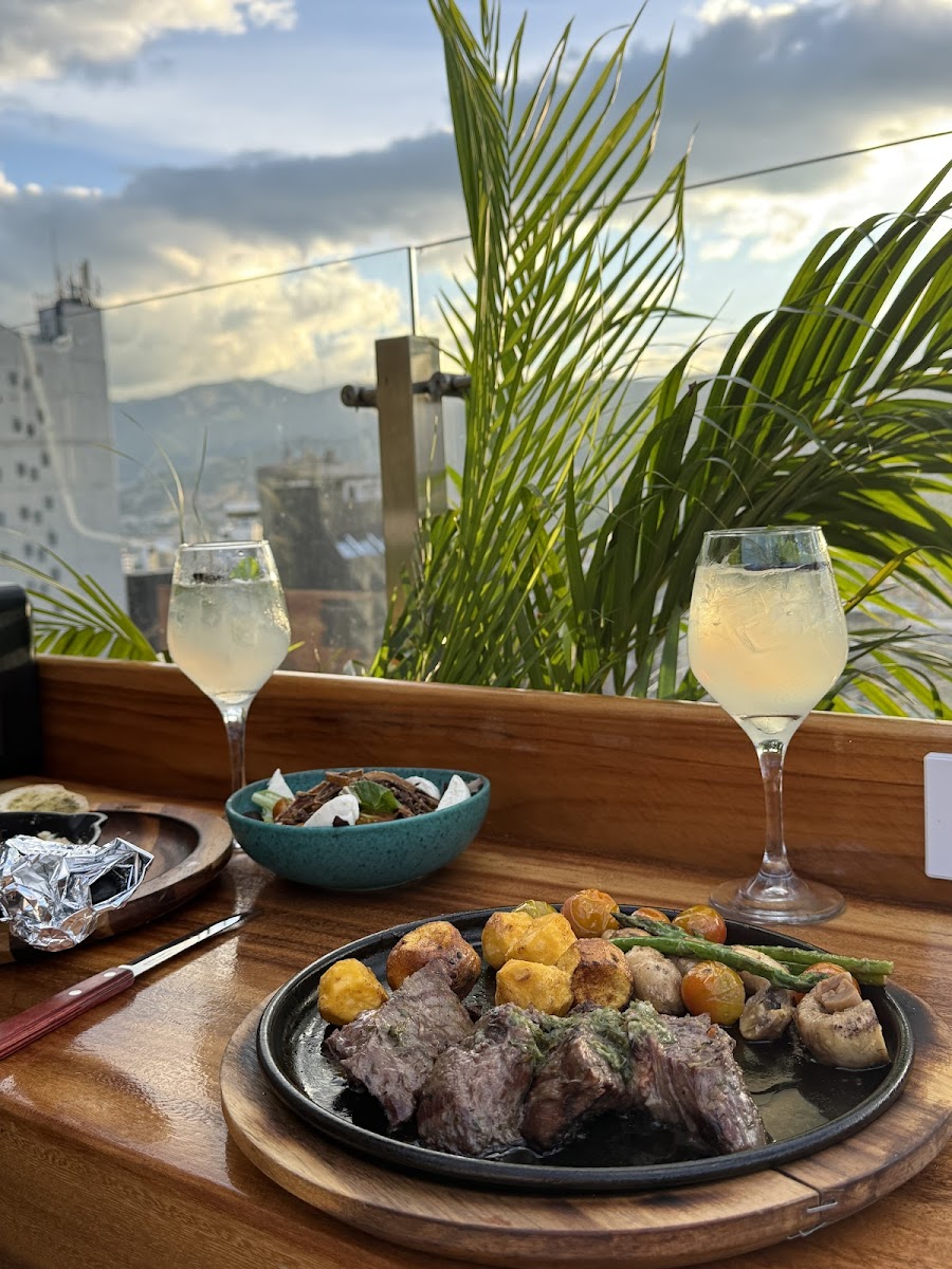 360 Rooftop bar