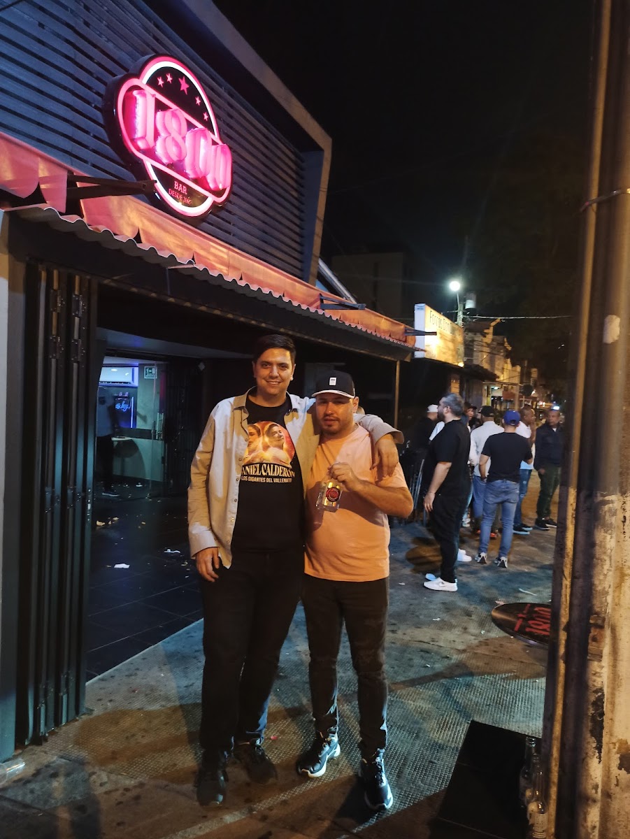 bar 1800