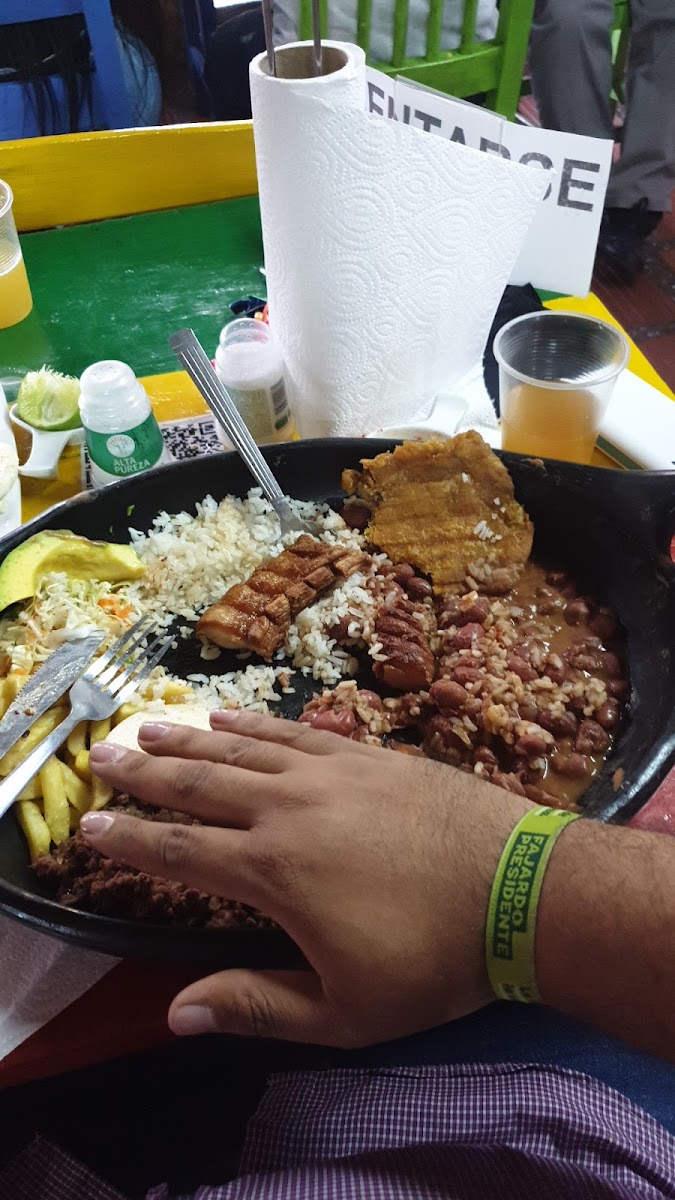 Rokola restaurante y rockola