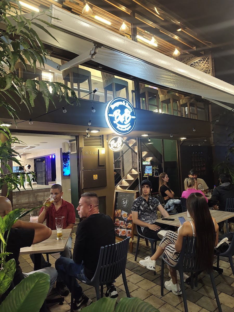 Burgers & Beers