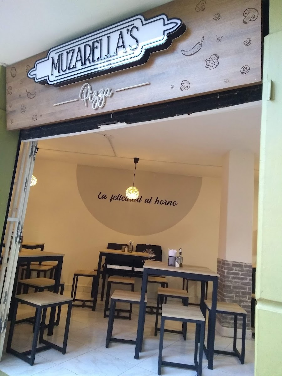 Muzarellas Pizza