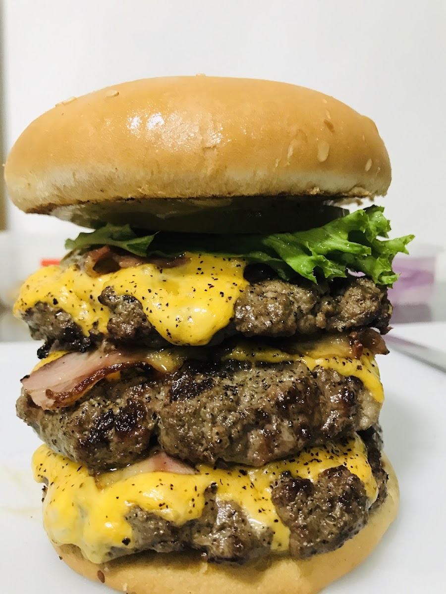 TOMA HAMBURGUESAS