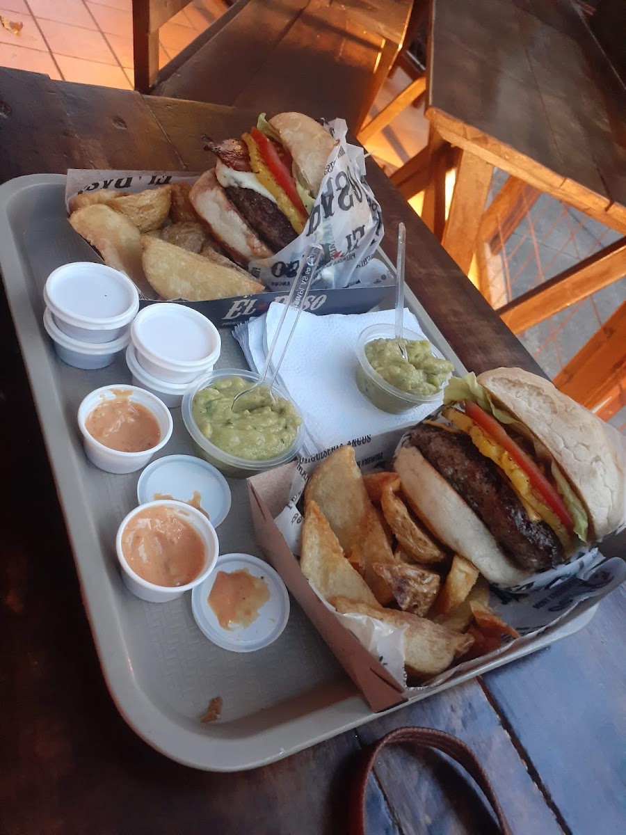 El Paso Hamburguesas - Laureles