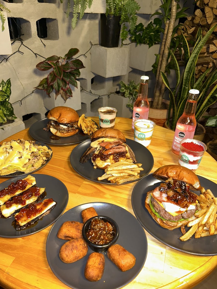 Tomahoxs burger y ahumados