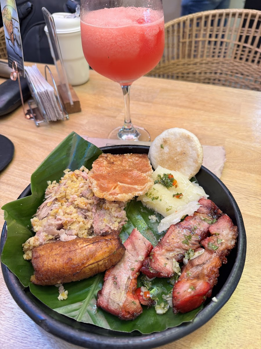 Legado Cocina Colombiana - Lechona y Carne a la llanera