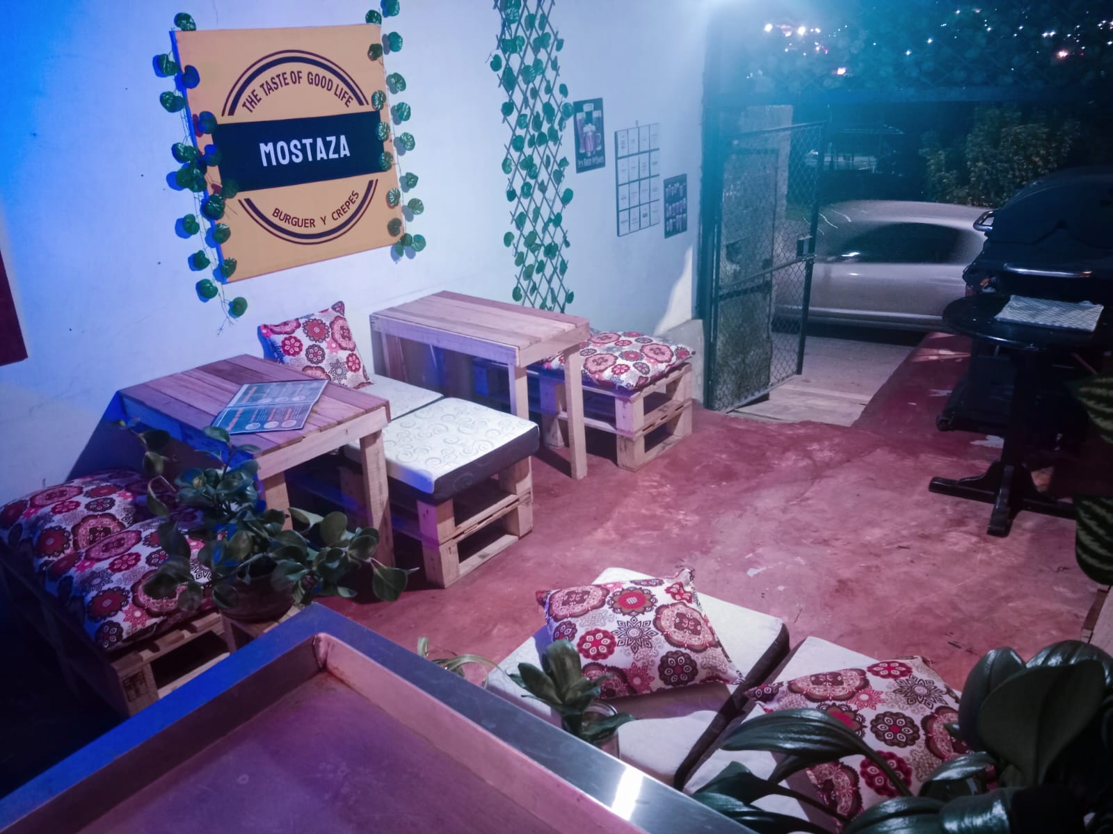 Mostaza Burger y Crepes