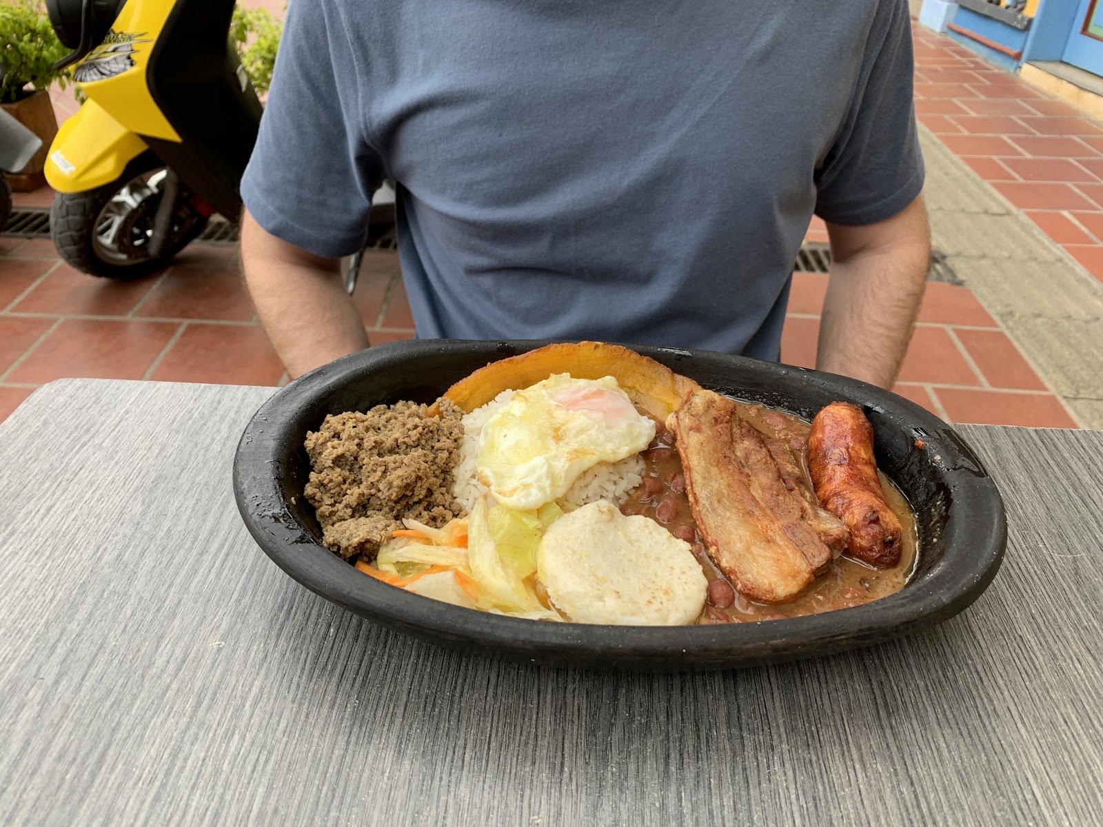 Tiki Taka resto bar