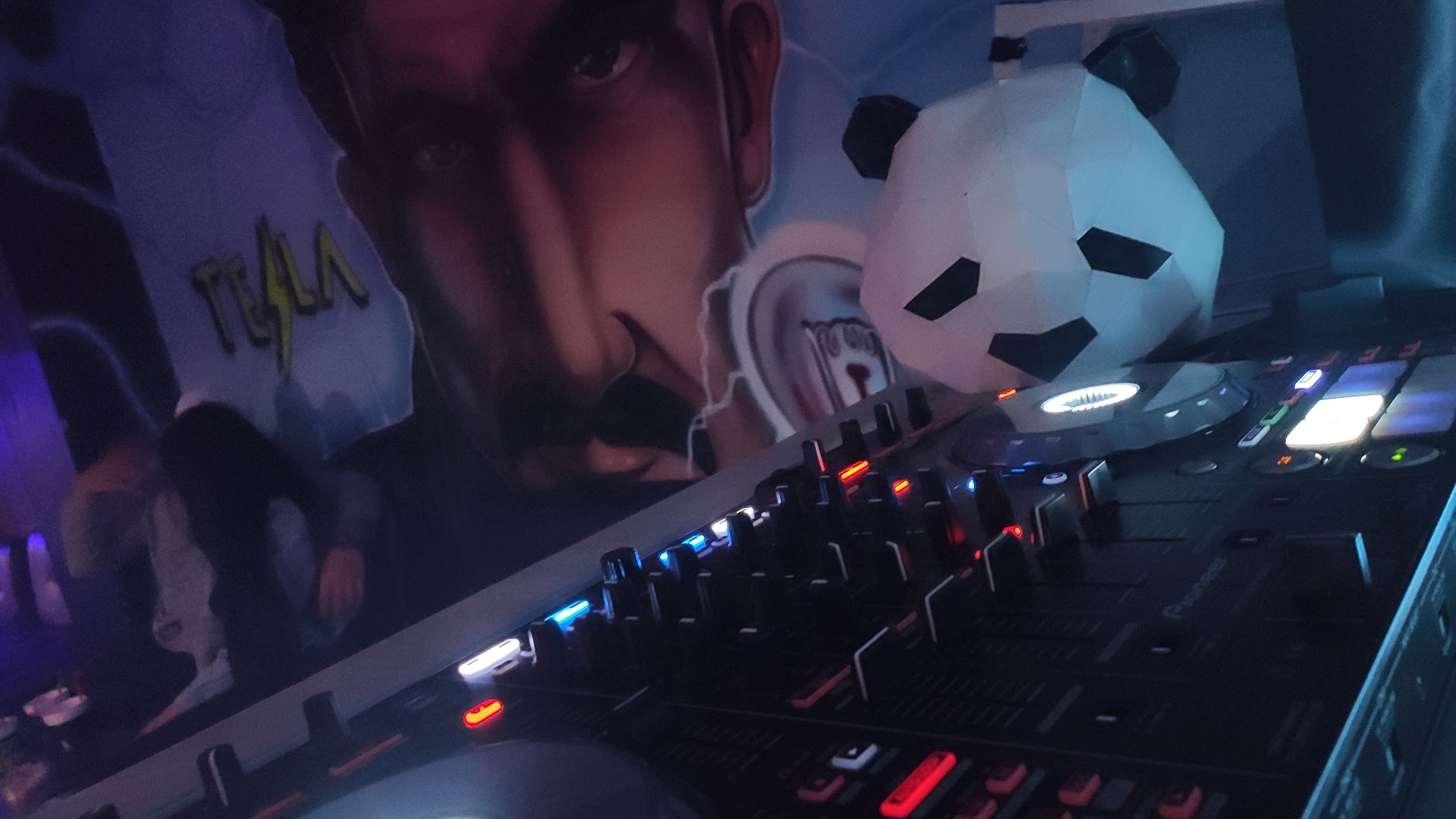 Tesla Discoteca