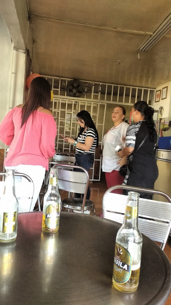 La Casa del Pollo Dorado