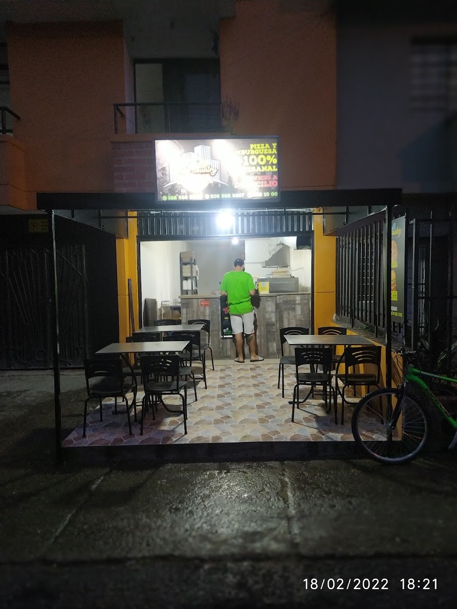 La Cuontry Pizza y Burguer