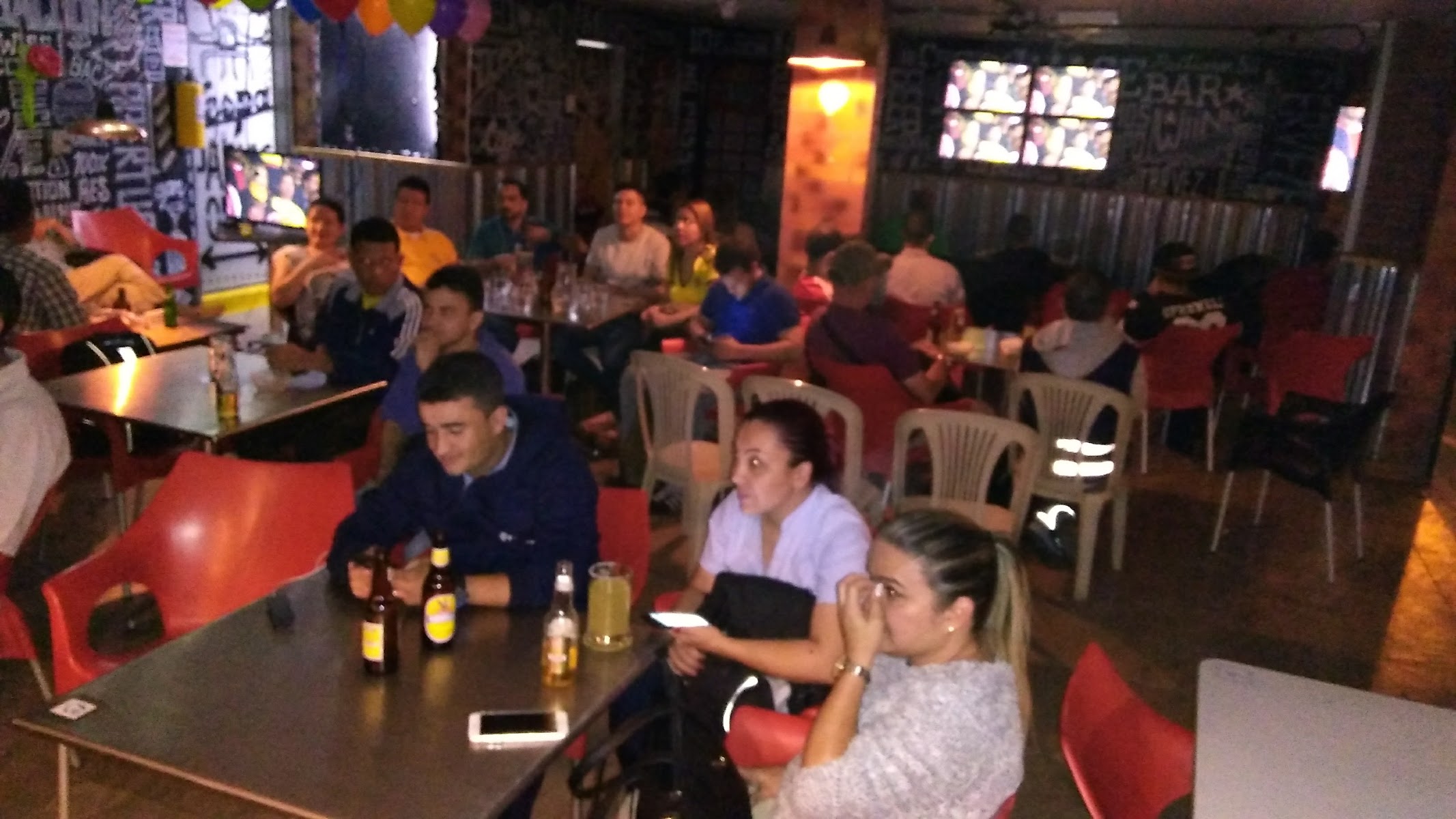 Raven Restaurante Bar
