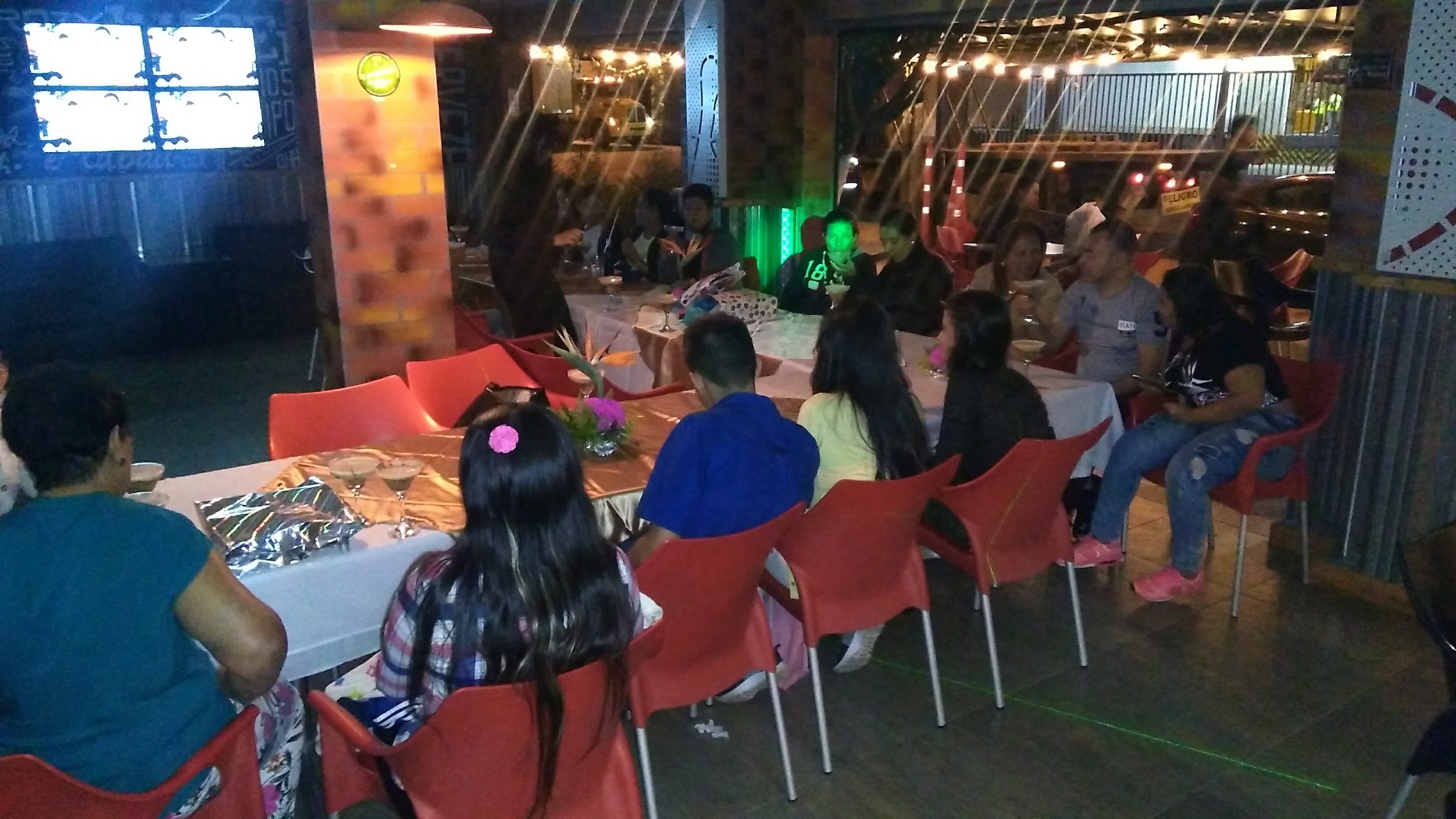 Raven Restaurante Bar