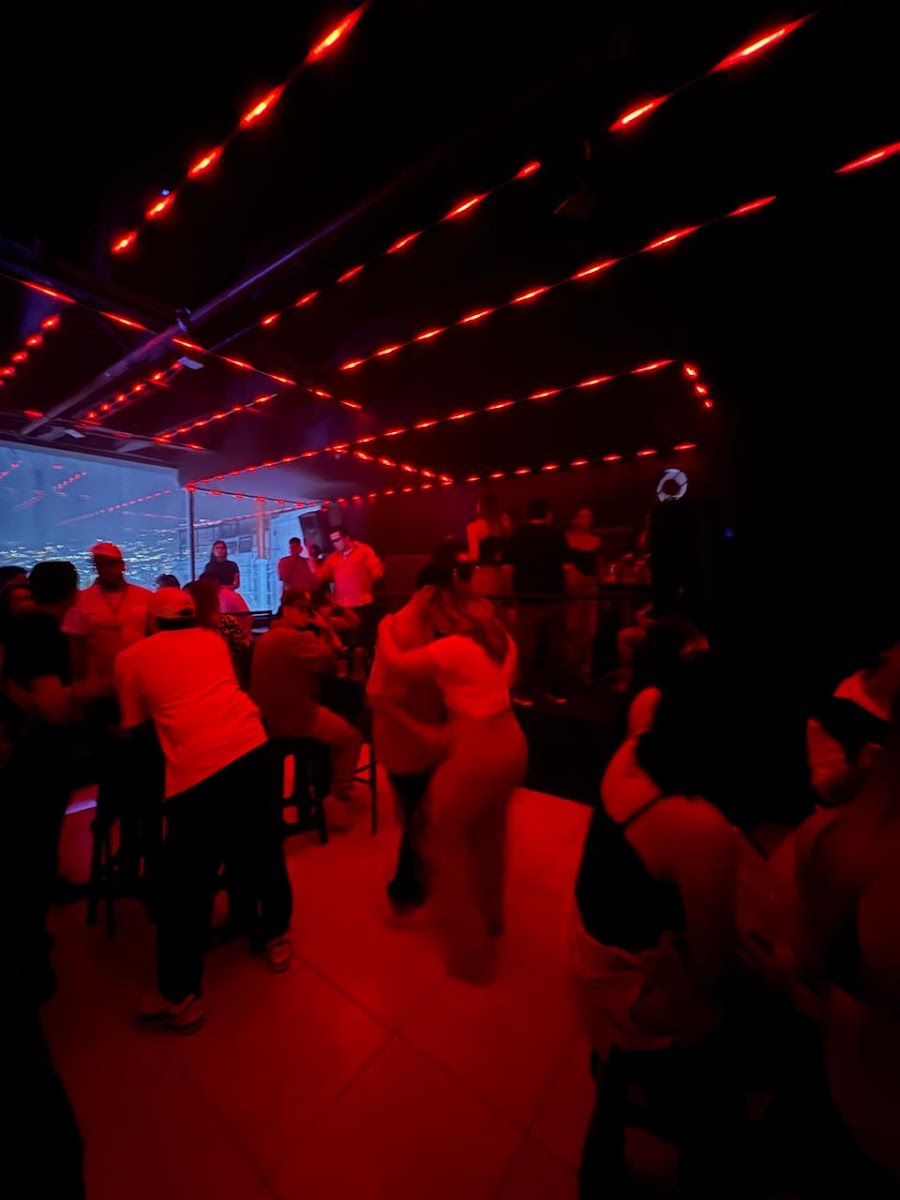 Tsunami Night Club