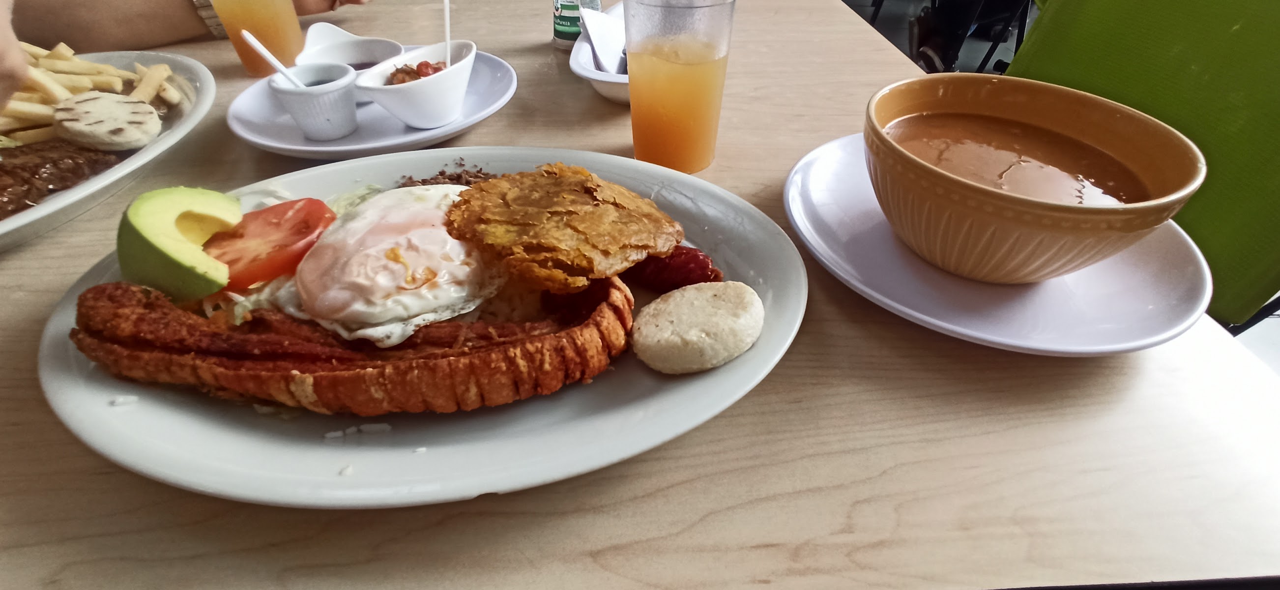 Mondongos Ajiacos y Algo Más