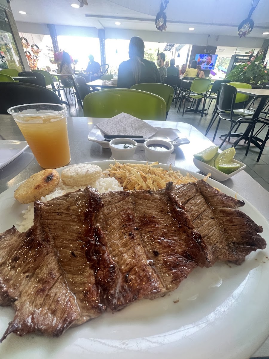 Mondongos Ajiacos y Algo Más