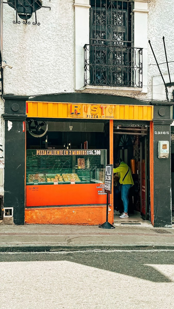 RUSTO Pizza Caracas
