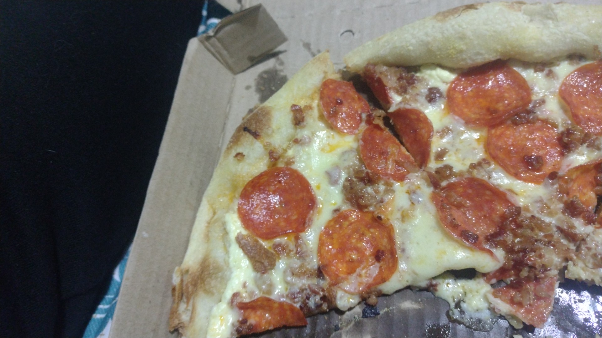 Emp!res Pizza