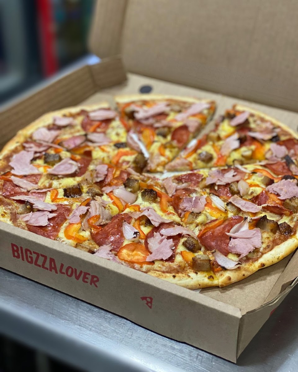 Bigzza | CC. Obelisco Medellín
