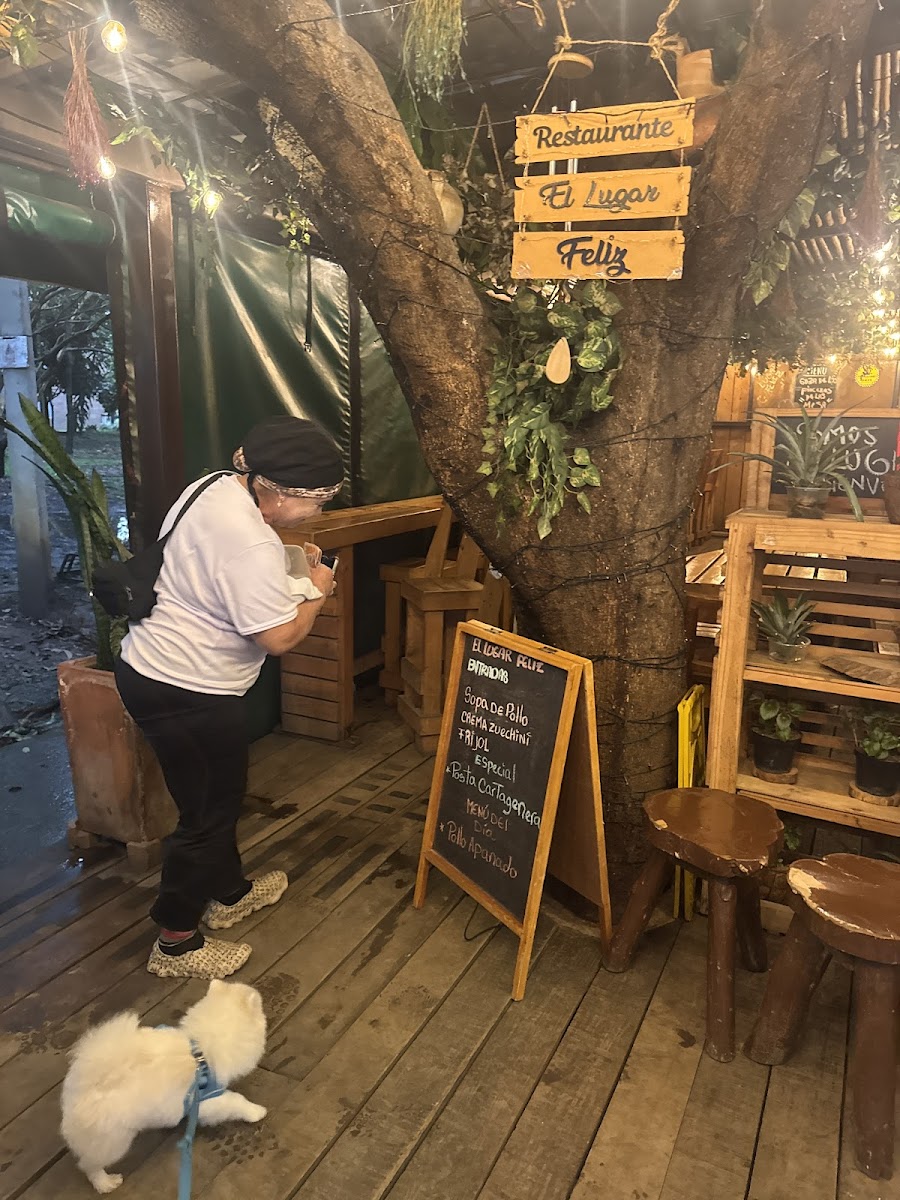 El Lugar Feliz
