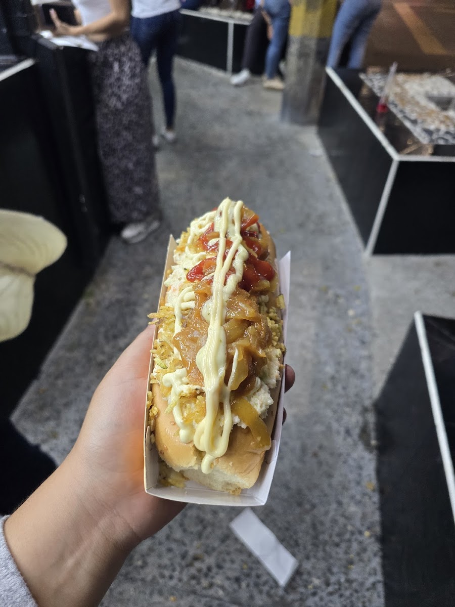 Los Perritos | Perros Calientes y Hamburguesas Sede Laureles 73