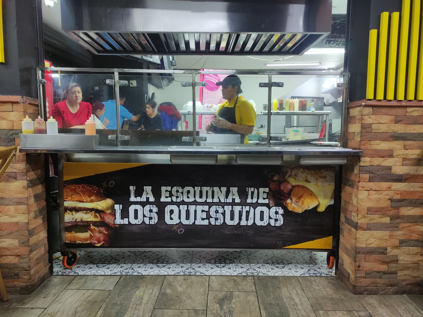 La Esquina De Los Quesudos