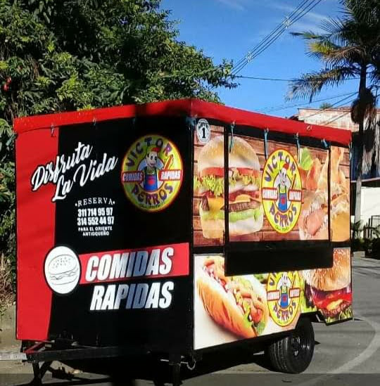 Víctor Perros y Helados Caseritos