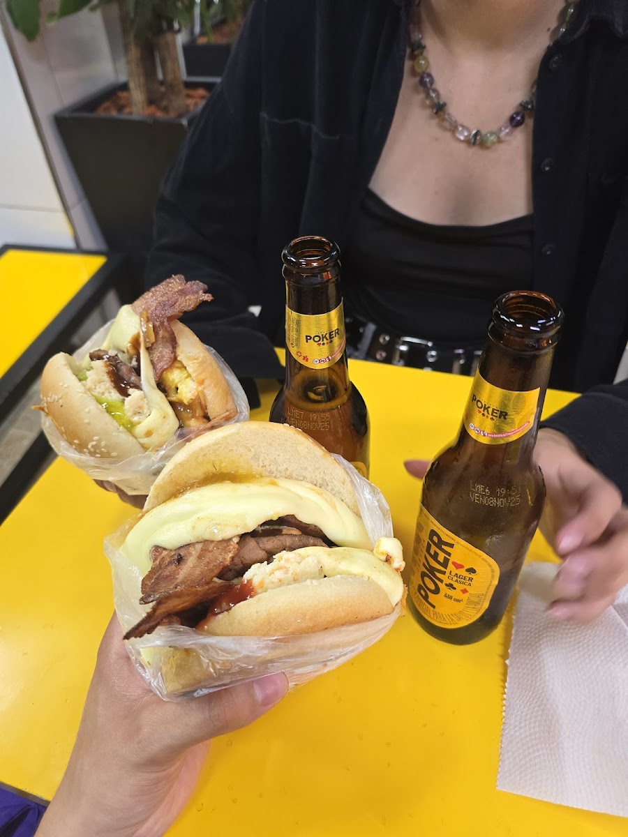 Master Hamper | Hamburguesas & Perros - San Juan