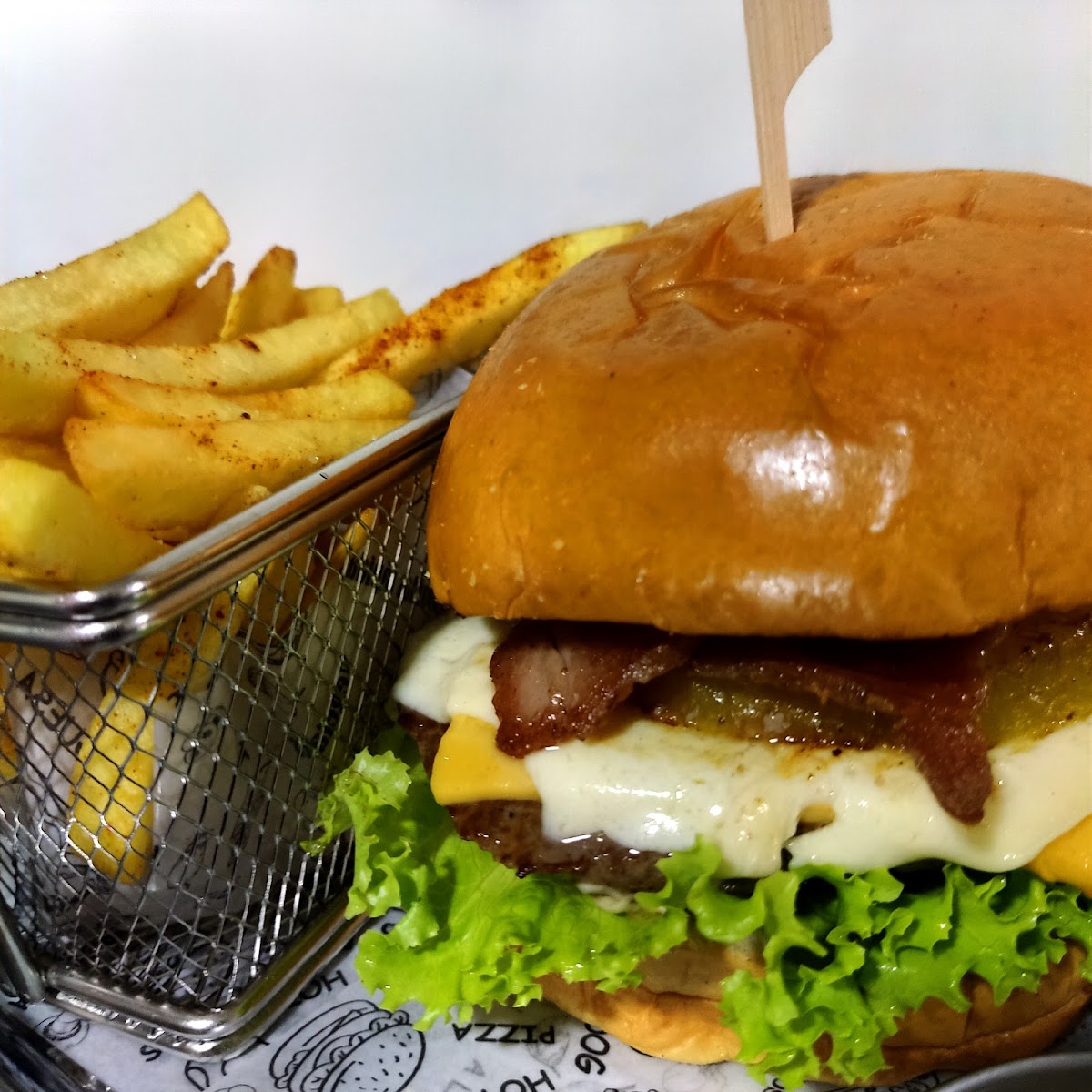 LA INDUSTRIA BURGER MANRIQUE