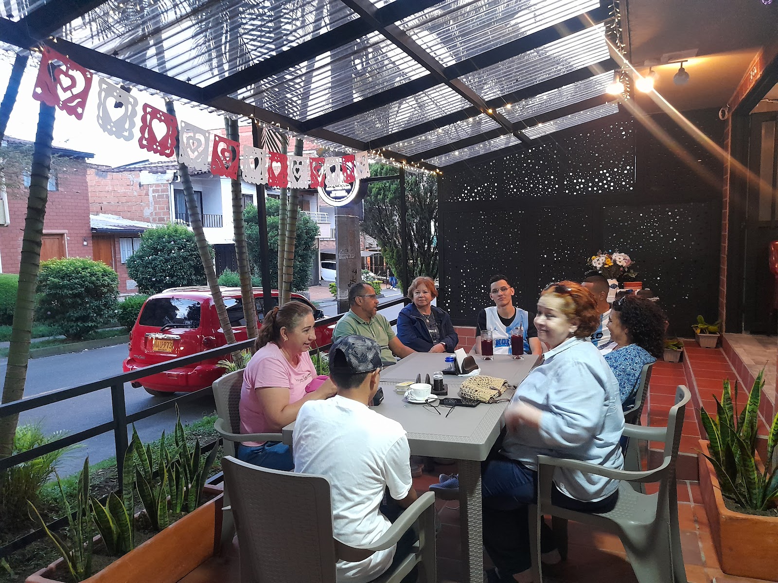 PAOLITOS PIZZA PASTA Y CAFE