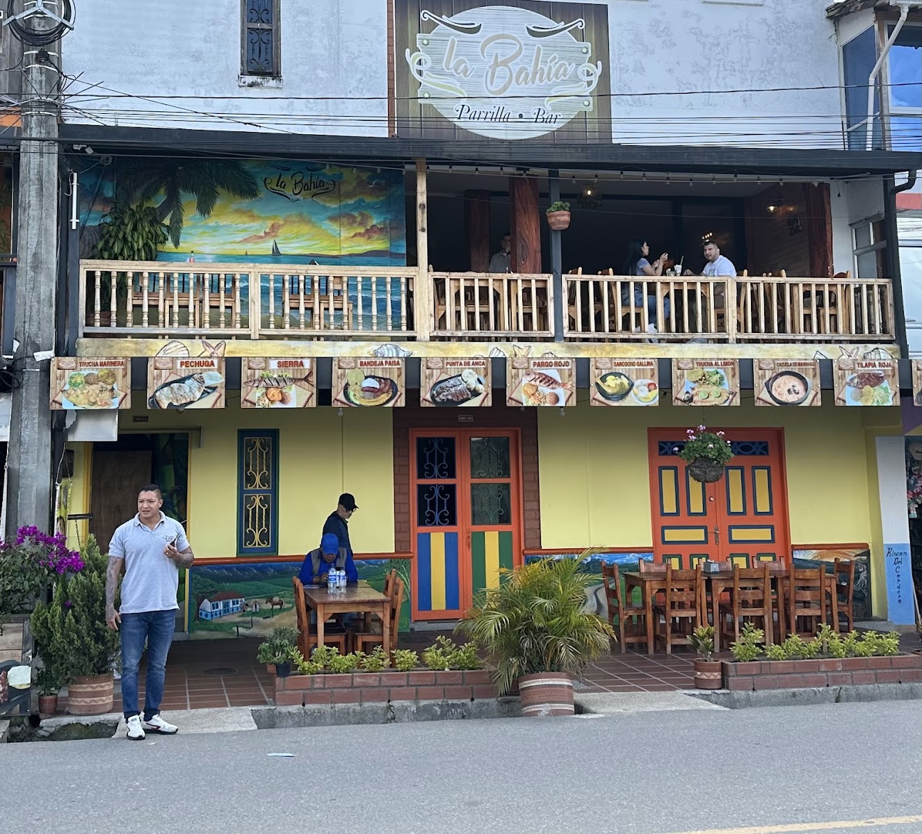 La Bahia parrilla bar