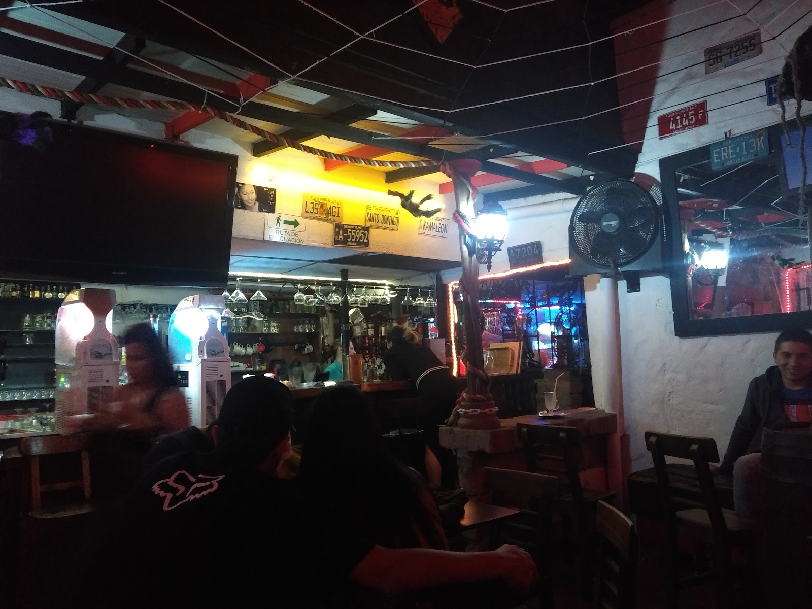 Kamaleon café bar plaza Arrayanes