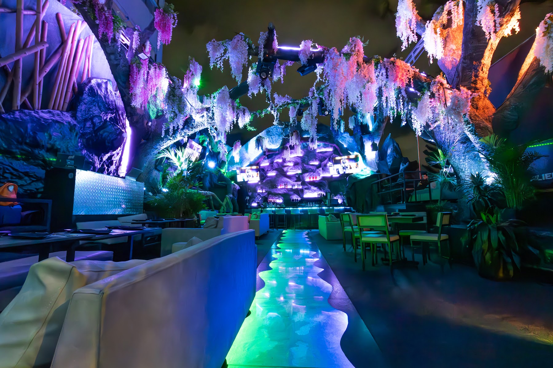 Restaurante Alien Lounge Rooftop | Restaurante Medellín