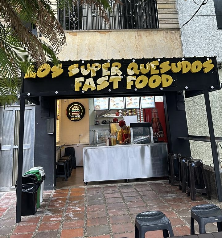 Los Super Puesudos Manila