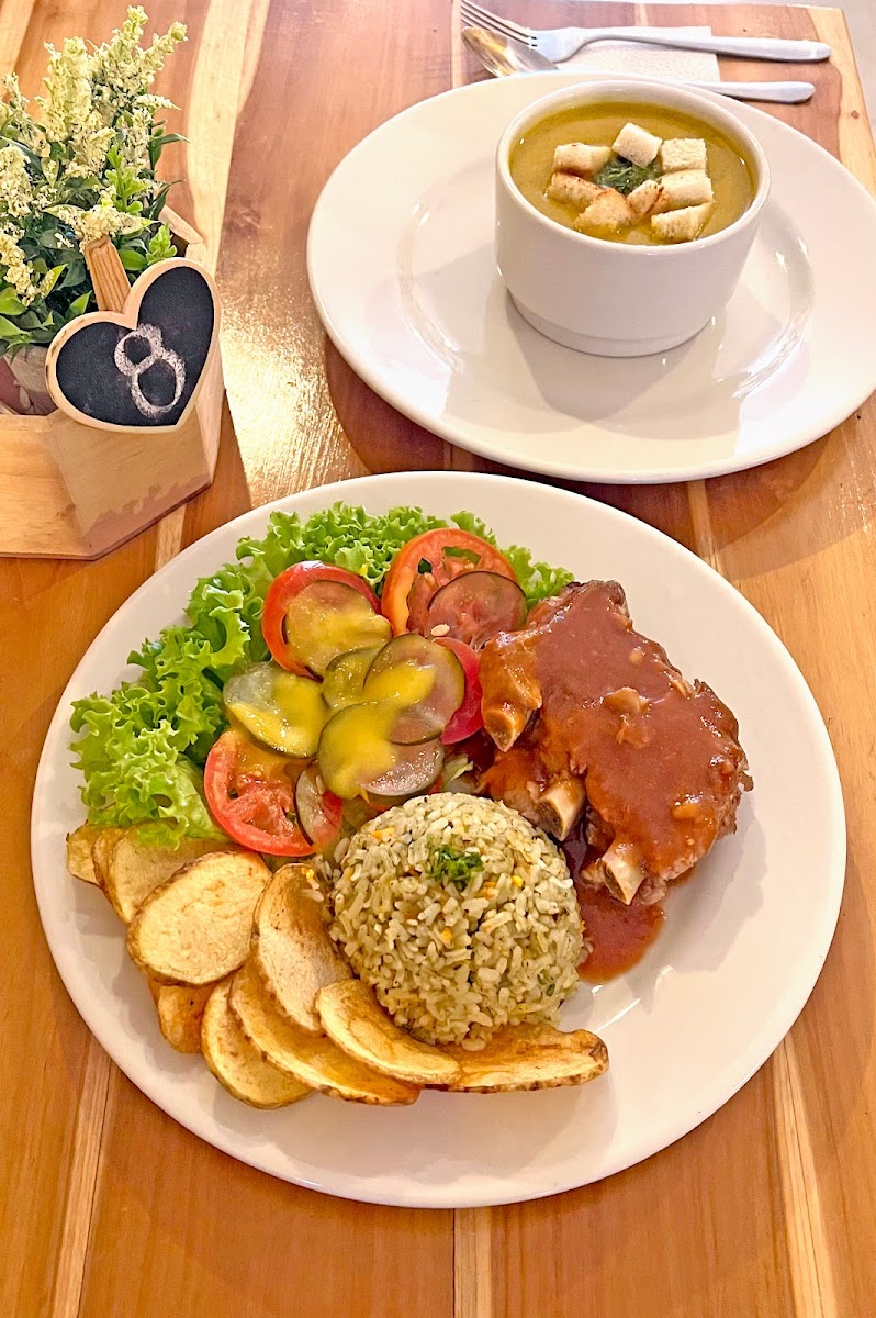 Q'ASADOS Carnes & Pastas - Envigado
