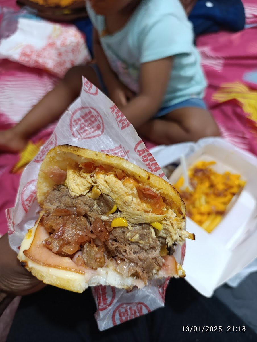 Arepepa | La Milagrosa | Arepas Rellenas | Medellín
