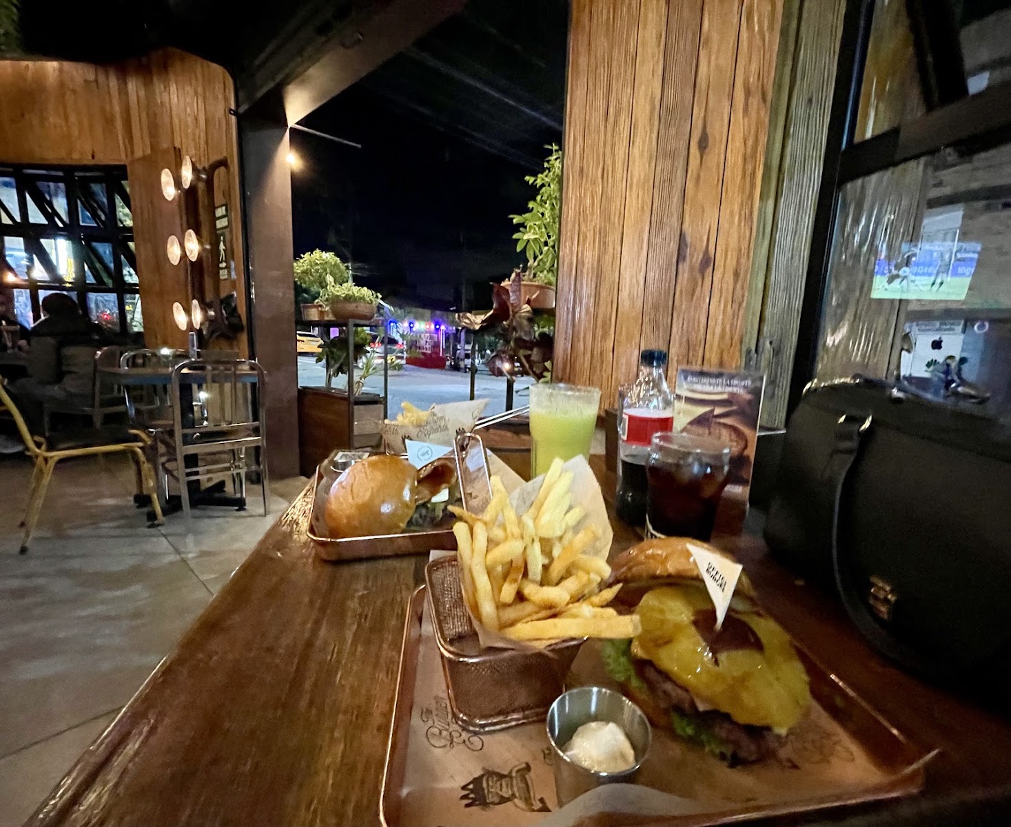 Office Burger Barrio Mesa