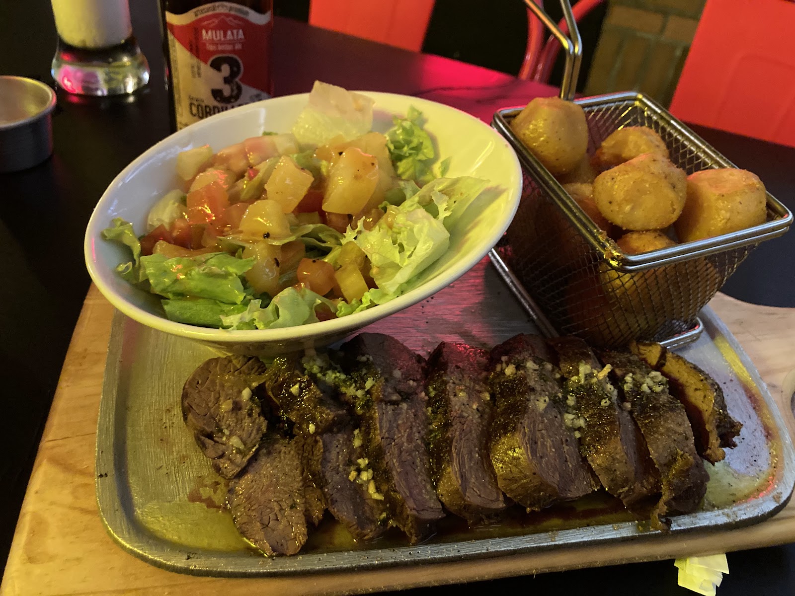 Lounge Food and Drink's