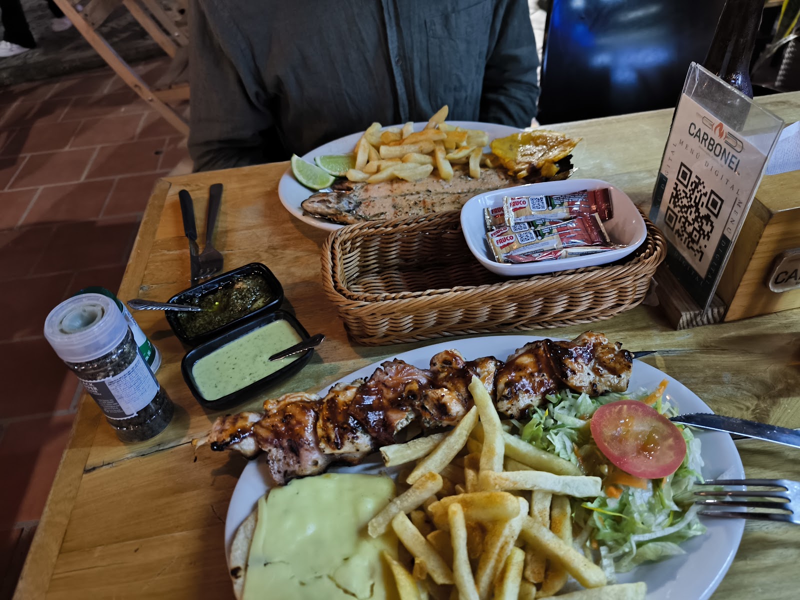 Restaurante - Parrilla - Bar Carbonel