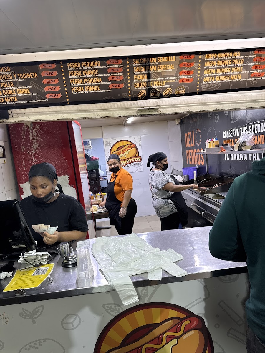 Deliperros y Parrilla