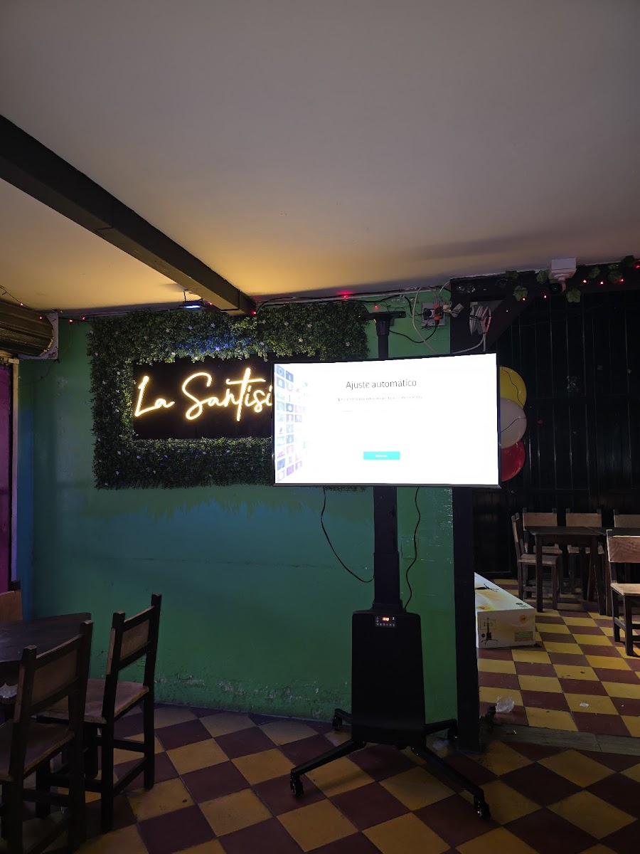 Santisima Fonda Bar