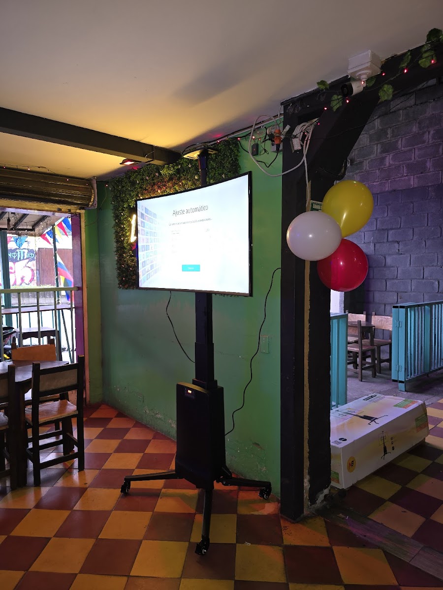 Santisima Fonda Bar