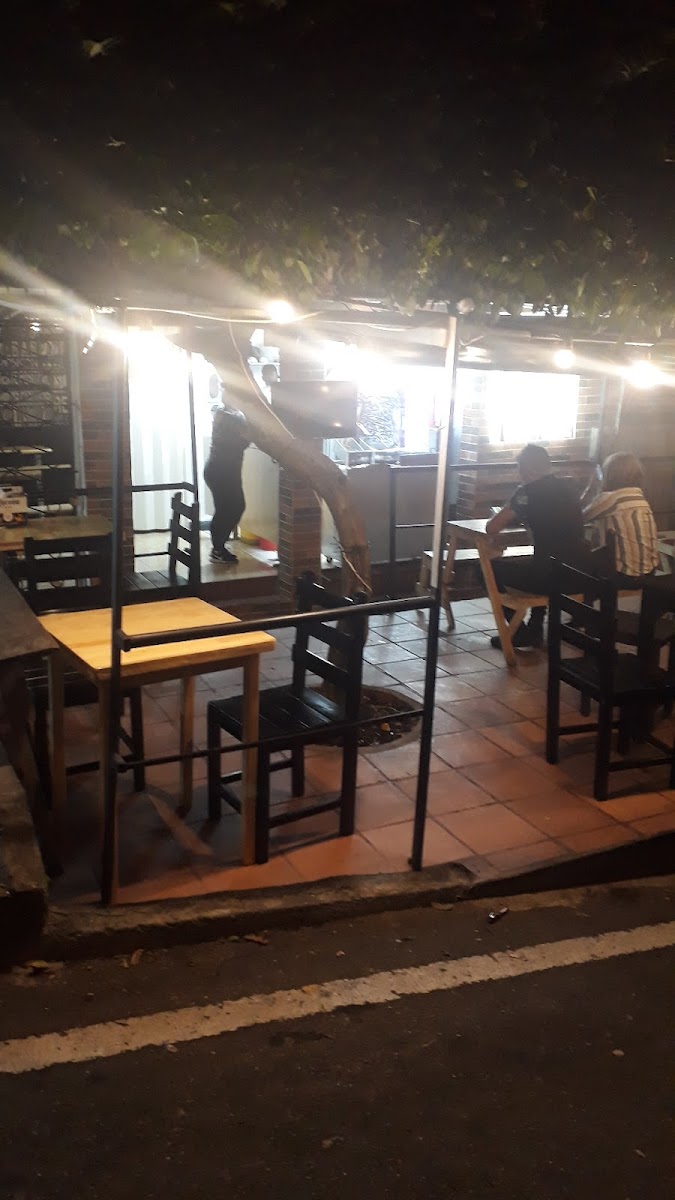 Retro Alitas Premium