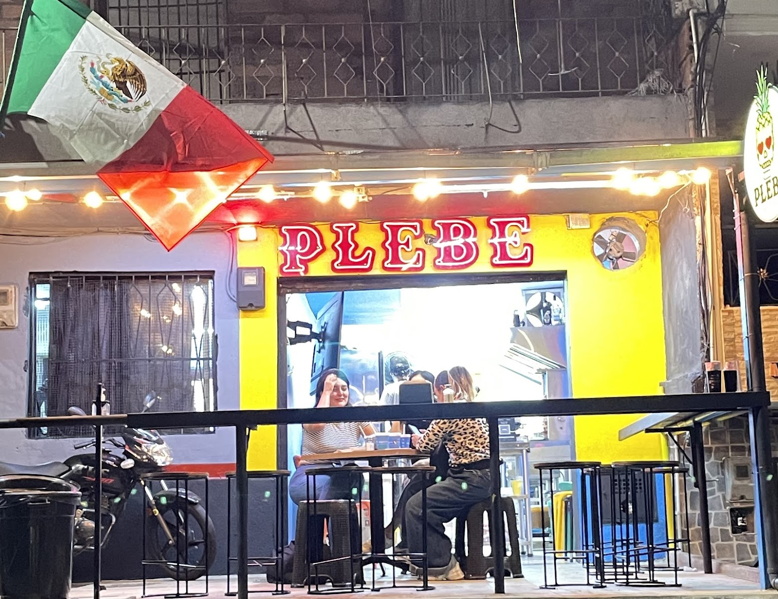 PLEBE taquería