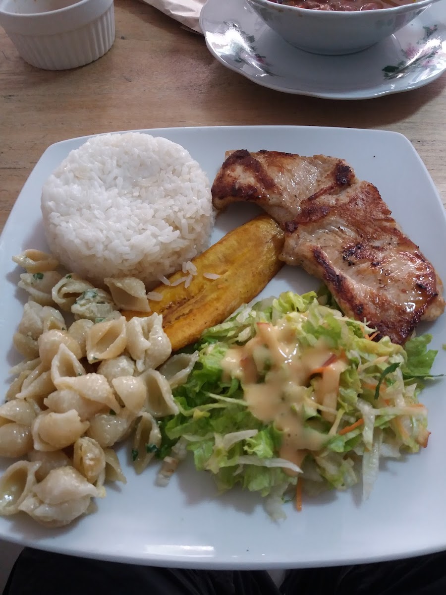 Restaurante Donde Nacha (los Toneles)
