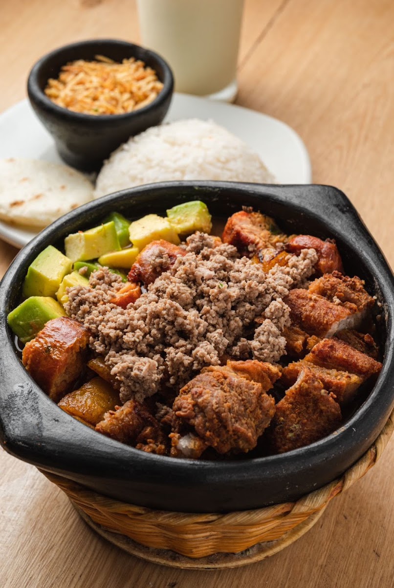 Fonda Típicos